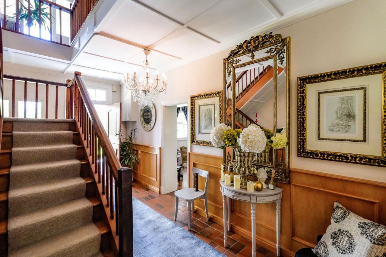 Oude Berg Guesthouse - 10 Caledon Street ジョージ エクステリア 写真
