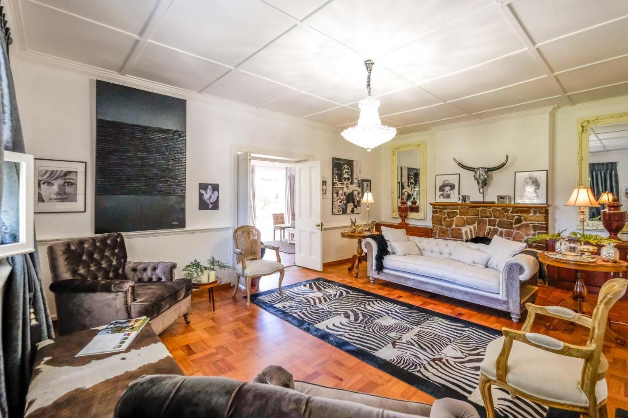 Oude Berg Guesthouse - 10 Caledon Street ジョージ エクステリア 写真