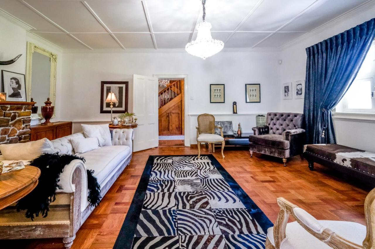 Oude Berg Guesthouse - 10 Caledon Street ジョージ エクステリア 写真
