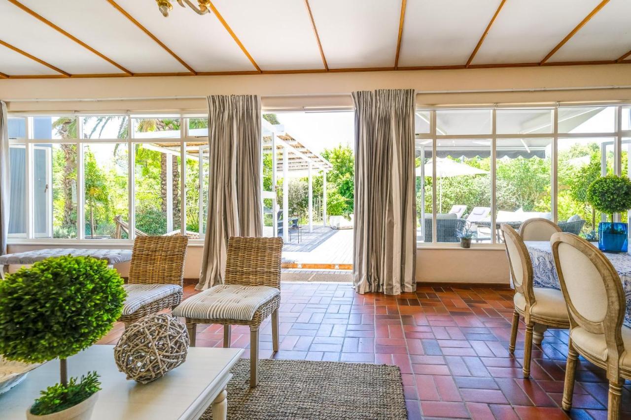 Oude Berg Guesthouse - 10 Caledon Street ジョージ エクステリア 写真