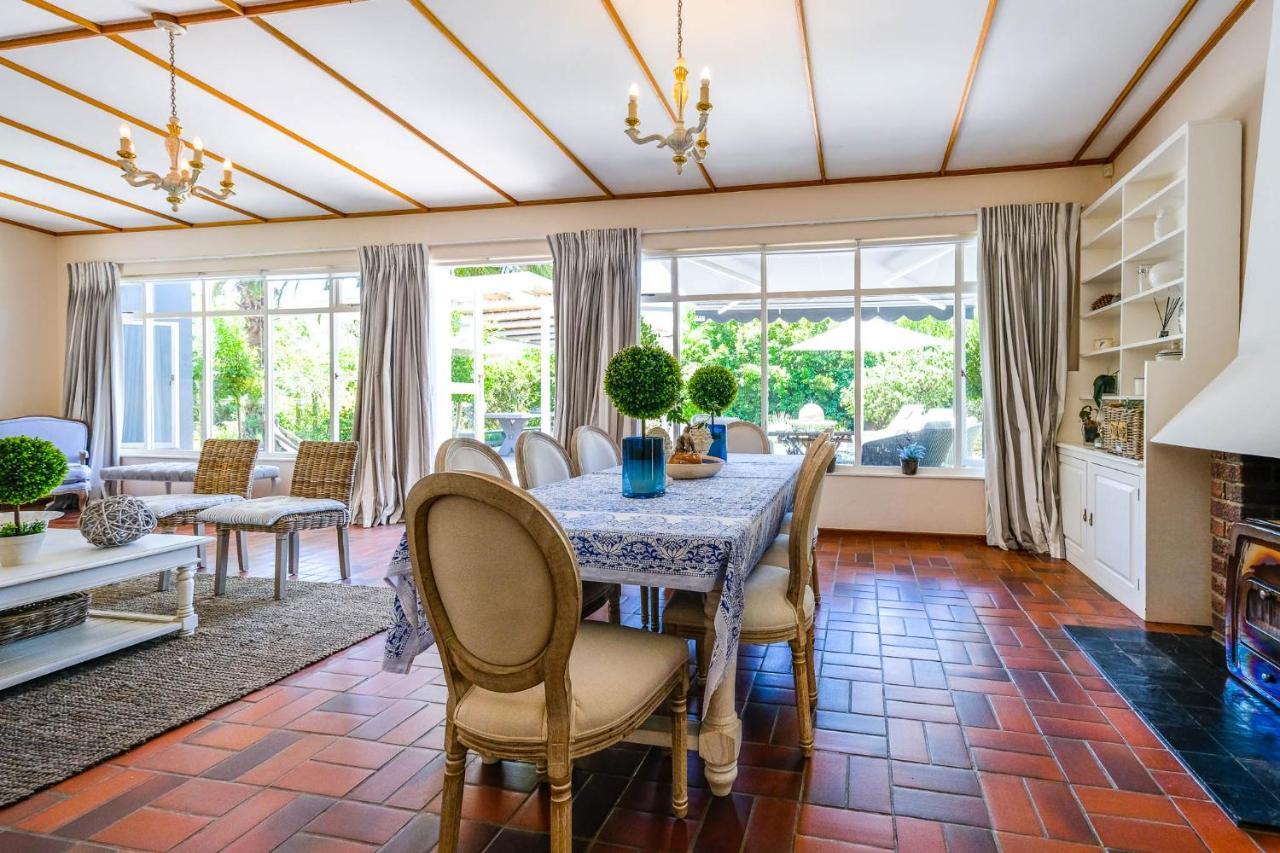 Oude Berg Guesthouse - 10 Caledon Street ジョージ エクステリア 写真