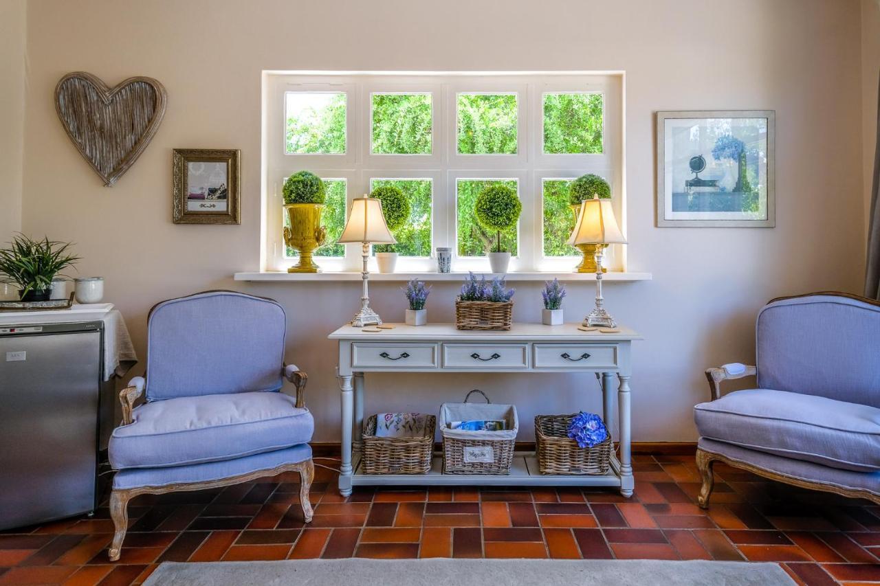 Oude Berg Guesthouse - 10 Caledon Street ジョージ エクステリア 写真