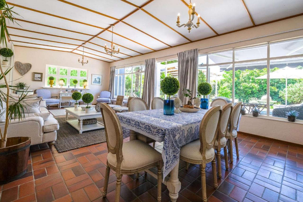 Oude Berg Guesthouse - 10 Caledon Street ジョージ エクステリア 写真